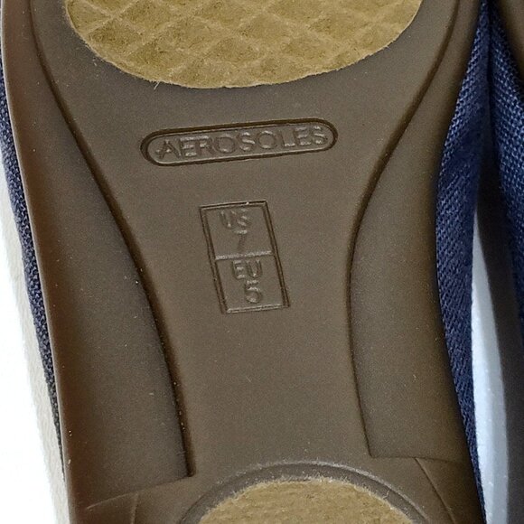 Aerosoles Close Bet Blue Fabric 103 Loafers 7M Gold Chain Detail Memory Foam NIB - Picture 10 of 13